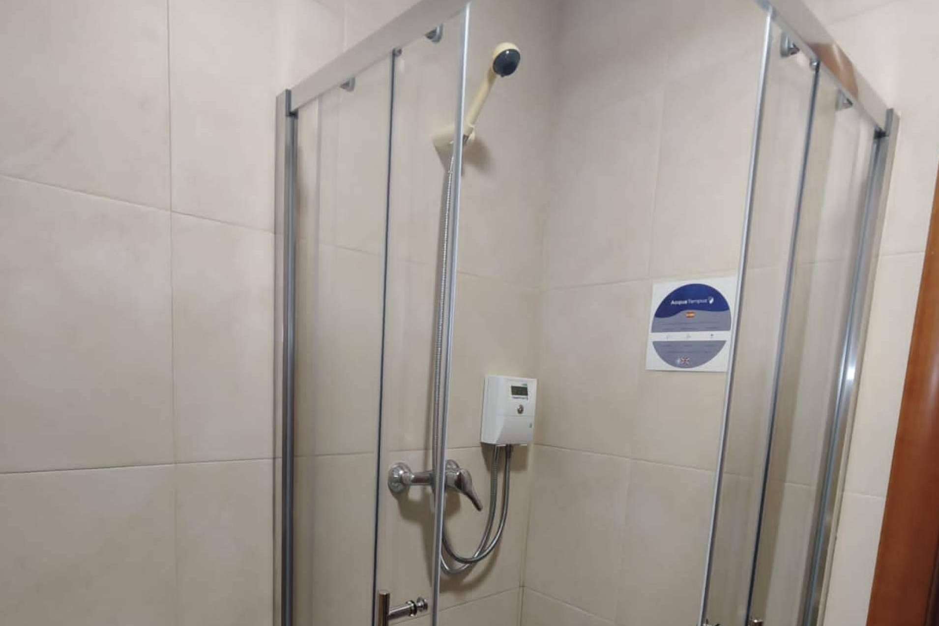 Saving water and gas in the shower with Acqua Tempus timer