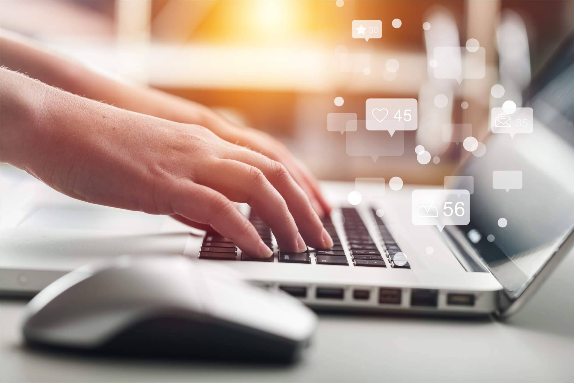 The convenience of live chat for websites across various business sectors