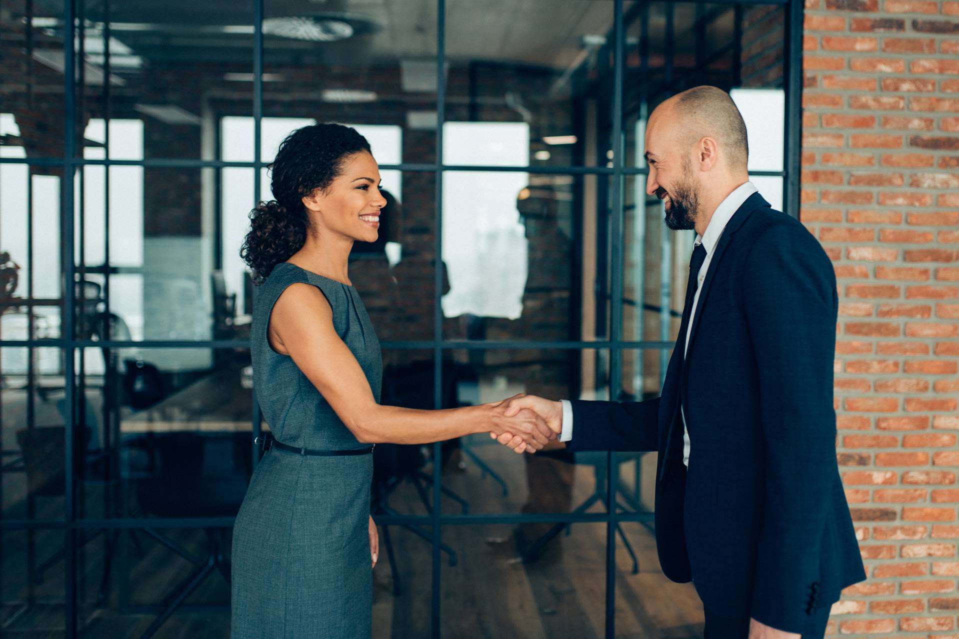 How One Can Follow Up Effectively After Networking and Leverage Their Knowee Digital Business Card