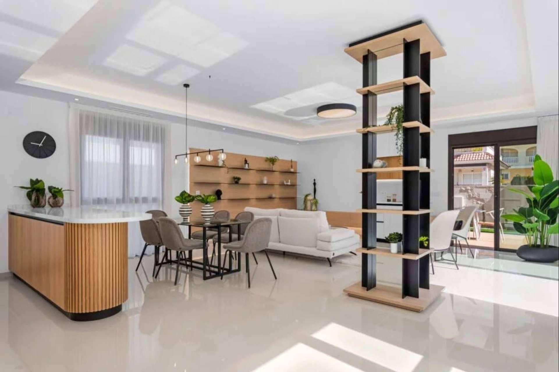Euromarina offers access to investment opportunities in the real estate sector on the Costa Blanca, Spain