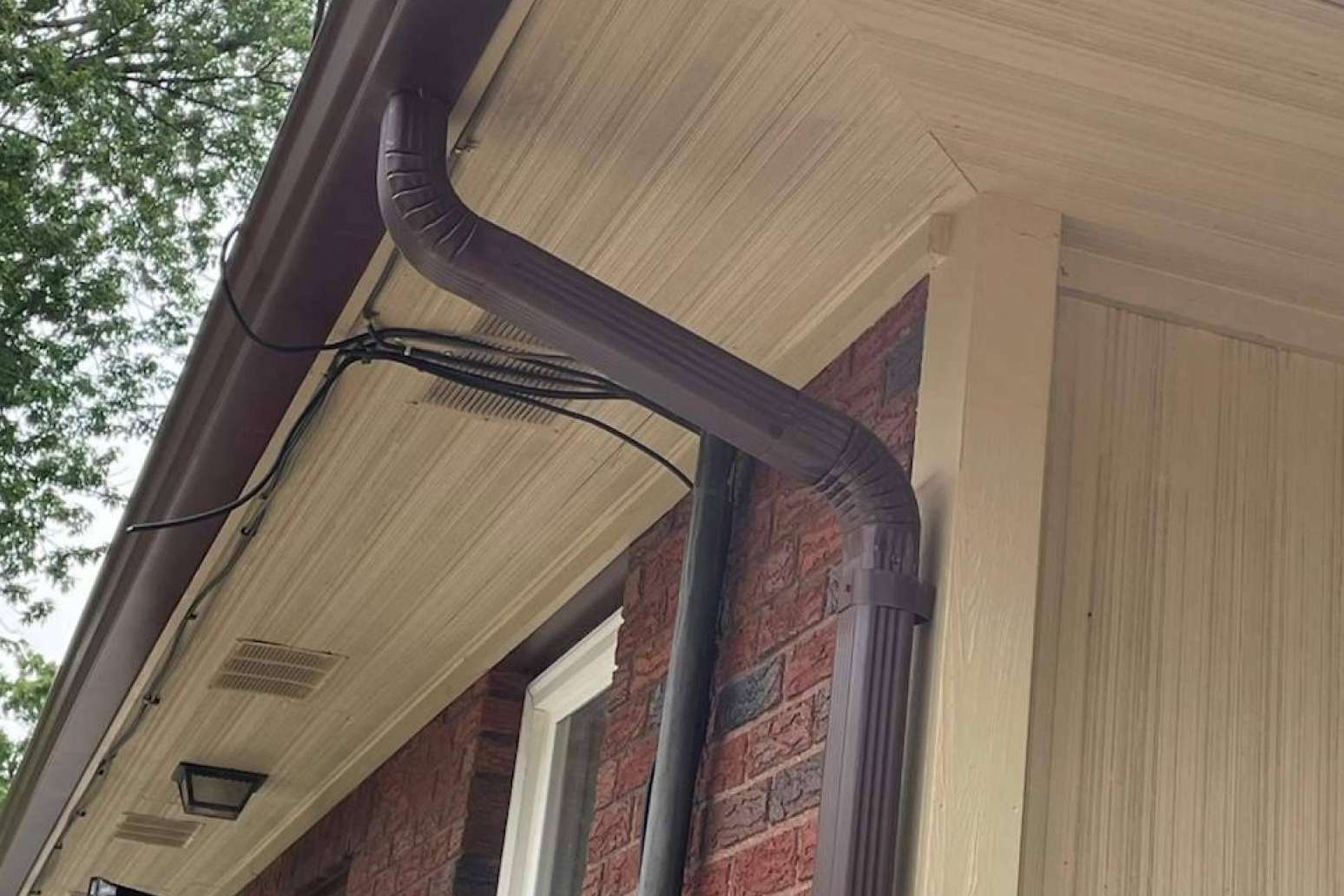 Pedroza Gutters LLC expands its catalog with rain chains, a decorative and sustainable alternative