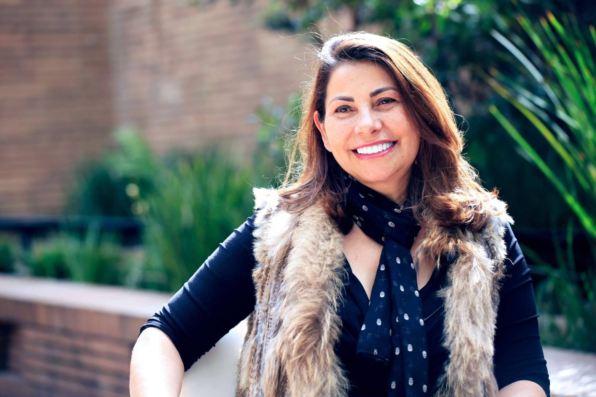 Marlon Becerra offers aesthetic treatments and dental implants in Colombia backed by over 35 years of experience